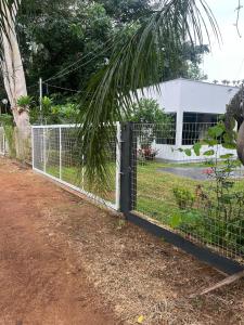 Rancho acesso ao rio São Lourenço