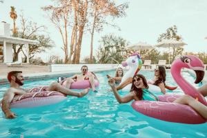 Heated Pool-Yoga Arena-Fire Pit-Hot Tub-Game Room-Bocce Ball