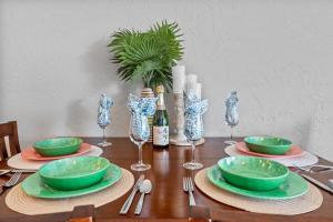 Papakea A108 · PK A108 Remodeled OceanFront Studio w Ocean Views