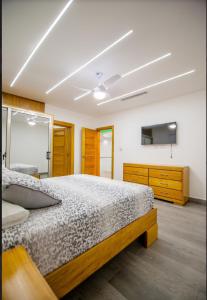 New villa with 4 bedrooms and 5 beds