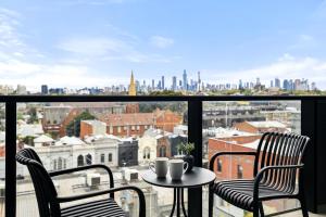 South Yarra Stay with Balcony Views