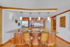 Paki Maui 301 · Direct Oceanfront Views Remodeled 2BD Condo