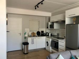 Modern Woodstock Studio with Table Mountain Views