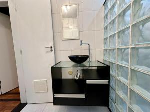 Apartment in Ipanema - Close to the beach, shops and Lagoa