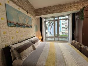 Marvinns by LVH - 150 Newport Boulevard