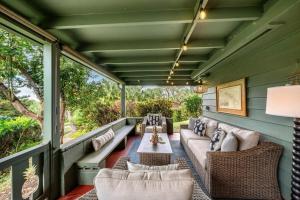 International Colony Club 28 · ICC 28 Remodeled 2BD Cottage in K
