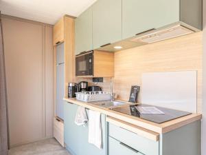 Chalet 4 pers près des remontées, vue montagne - FR-1-840-56