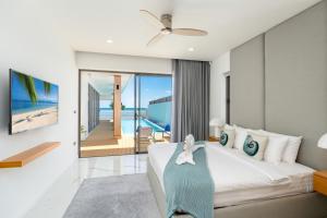 Villa Frangipani - Beachfront Oasis Private Pool