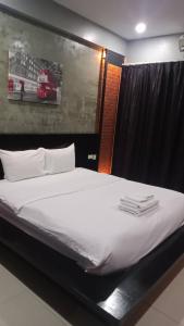 Coconut budget & boutique