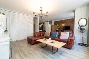 perfectly Located 1 bedroom apartment in the CBD