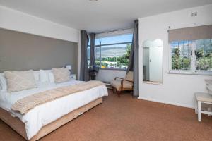 Spacious 2-Bed - Mouille Point