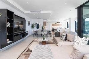 City Views and Luxury Cape Town Penthouse Living