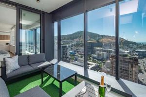 City Views and Luxury Cape Town Penthouse Living
