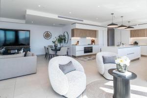 City Views and Luxury Cape Town Penthouse Living