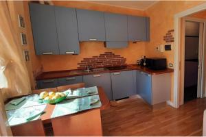 Holiday House Sole View & Shared Pool - Happy Rentals