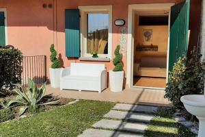 Holiday House Sole View & Shared Pool - Happy Rentals