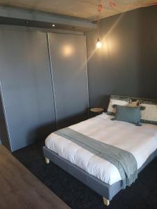 The WEX in the heart of Woodstock. One Bed