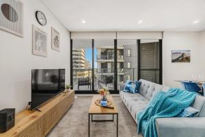 Liverpool 2 bedroom apartment with convenient transportation and surrounded by food