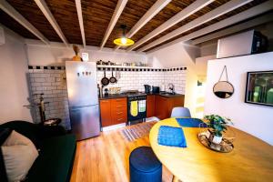 Indulge in an Urban Oasis at Green Point Hideaway