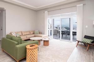 Big Bay Bliss ocean and mountain views.