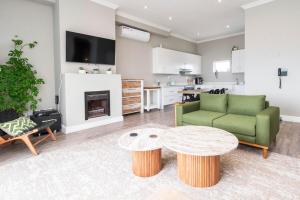 Big Bay Bliss ocean and mountain views.