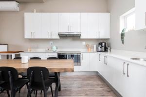 Big Bay Bliss ocean and mountain views.