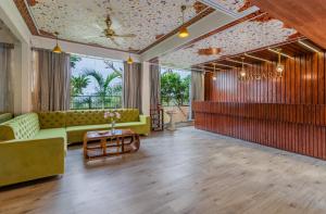 Vijaygarh Resort & Cottages with Private Pool