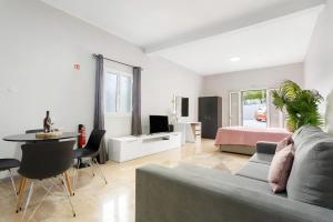 Studio Home Away from Home