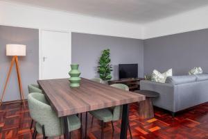 Spacious 2 Bedroom Apartment Claremont Cape Town