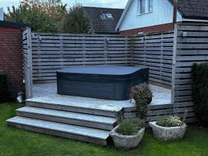 Modern Villa with Hot Tub & Sauna Near Stockholm