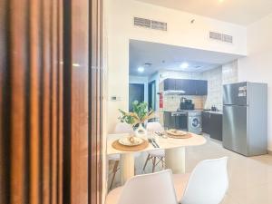 Cool Studio near to Metro & Beach in Dubai Marina