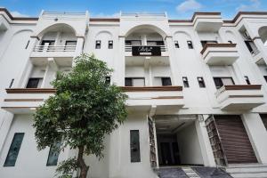 Super Townhouse Oak Char Dham Vrindavan