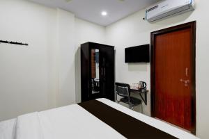 Super Collection O Bongloor Bus Terminal Hyderabad Formerly Nallavolu VMR