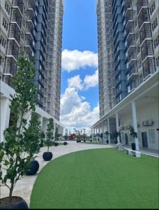 Sky28 - Sireh Residence