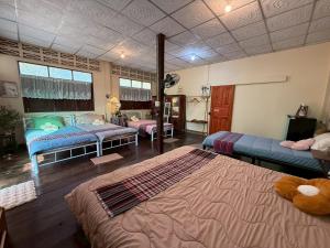 Baan Suan Chay Nam Homestay Amphawa