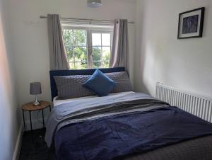 5BR Spacious Contractor Home, Parking for 2 vans
