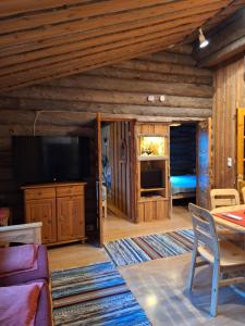 Satu 31, kahden makuuhuoneen kelomökki Syötteellä, valaistun ladun vieressä