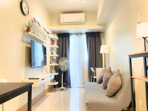 Callies Cozy Home at Shore 3 Mall of Asia