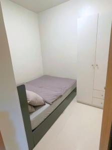 Callies Cozy Home at Shore 3 Mall of Asia