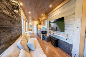Spa & River view - Le Conteneur Cache