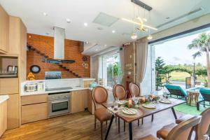 Private Villa 5brs in Danang