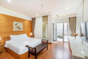 Private Villa 5brs in Danang