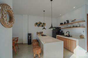 Villa Vivid 2BR Bohemian, 5 min to Kedungu Beach