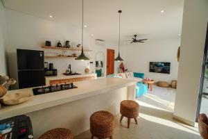 Villa Vivid 2BR Bohemian, 5 min to Kedungu Beach