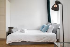 Karolkowa City Comfort Studio by BookingHost