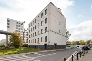 Karolkowa City Comfort Studio by BookingHost