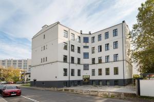 Karolkowa City Comfort Studio by BookingHost