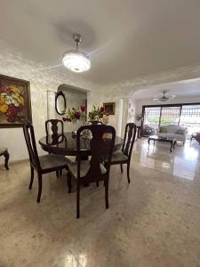 Cozy apartment in Piantini city center