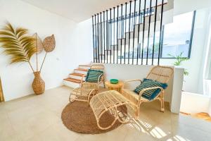 Tropical Chic Villa w Rooftop & Pool in Seminyak