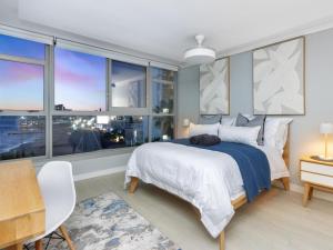 Sandy Shores On Beach - 709